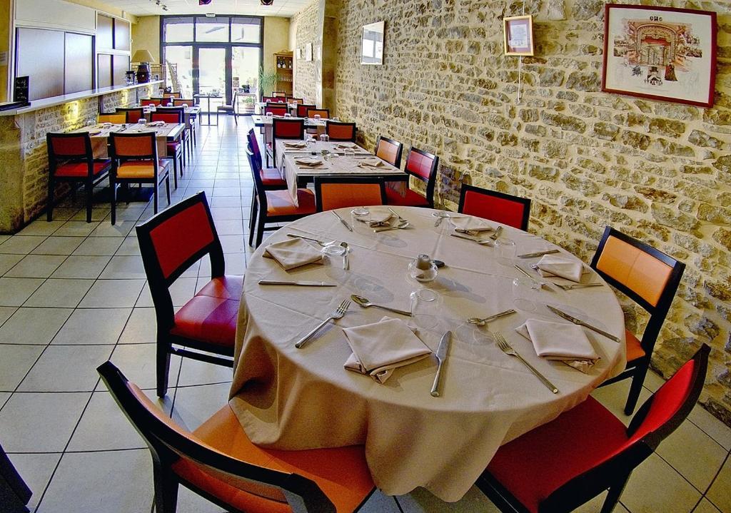 Relais Du Lac Villegusien-le-Lac Exterior photo